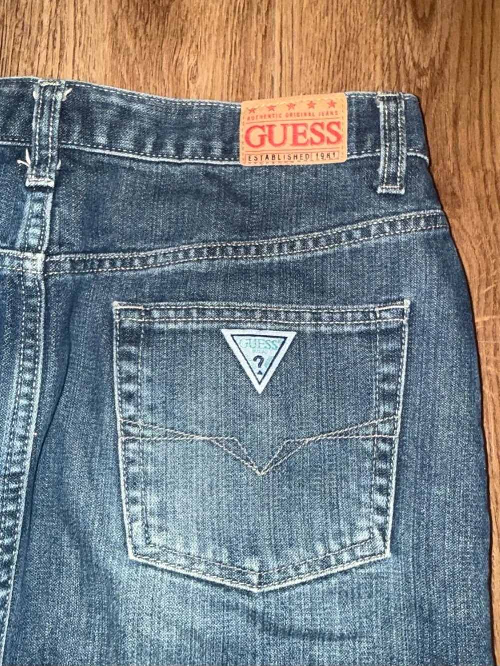 Guess straight silhouette